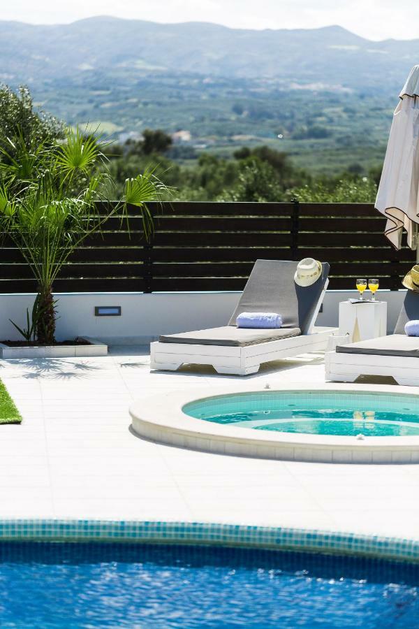 Caramel Villa, With 40M2 Pool & Spa Whirlpool, By Thinkvilla Pánormos Exteriör bild